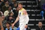 打出来了？32号秀菲利波夫斯基11中6&三分4中4砍20分11板5助2断