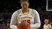 😲女版奥尼尔？NCAA女篮大杀器！场均35分统治禁区！